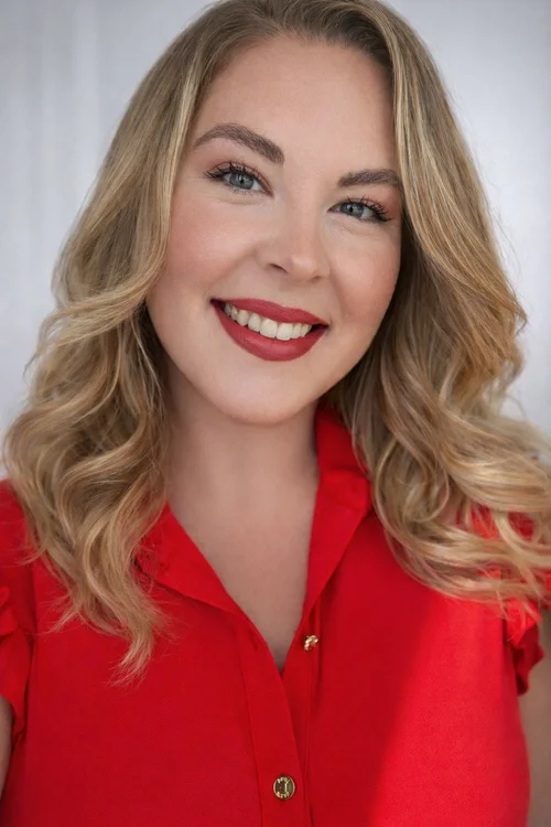 Dr. Nicole MacEachern